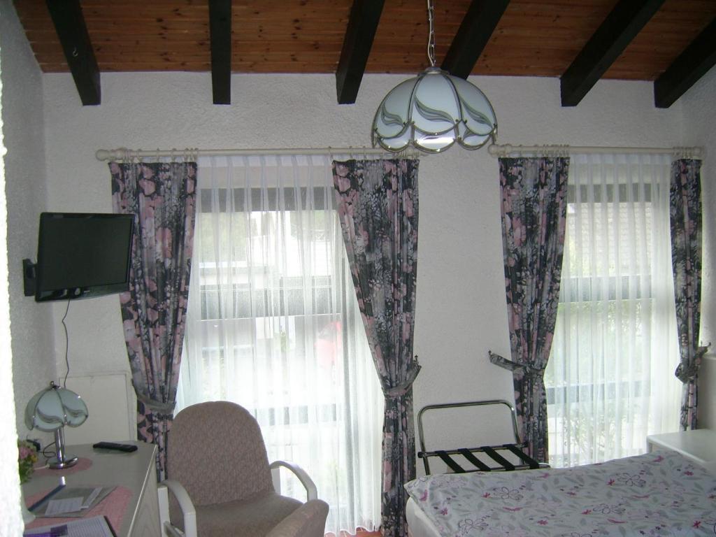 Gaestehaus Hochrhoenblick Schönau an der Brend Camera foto
